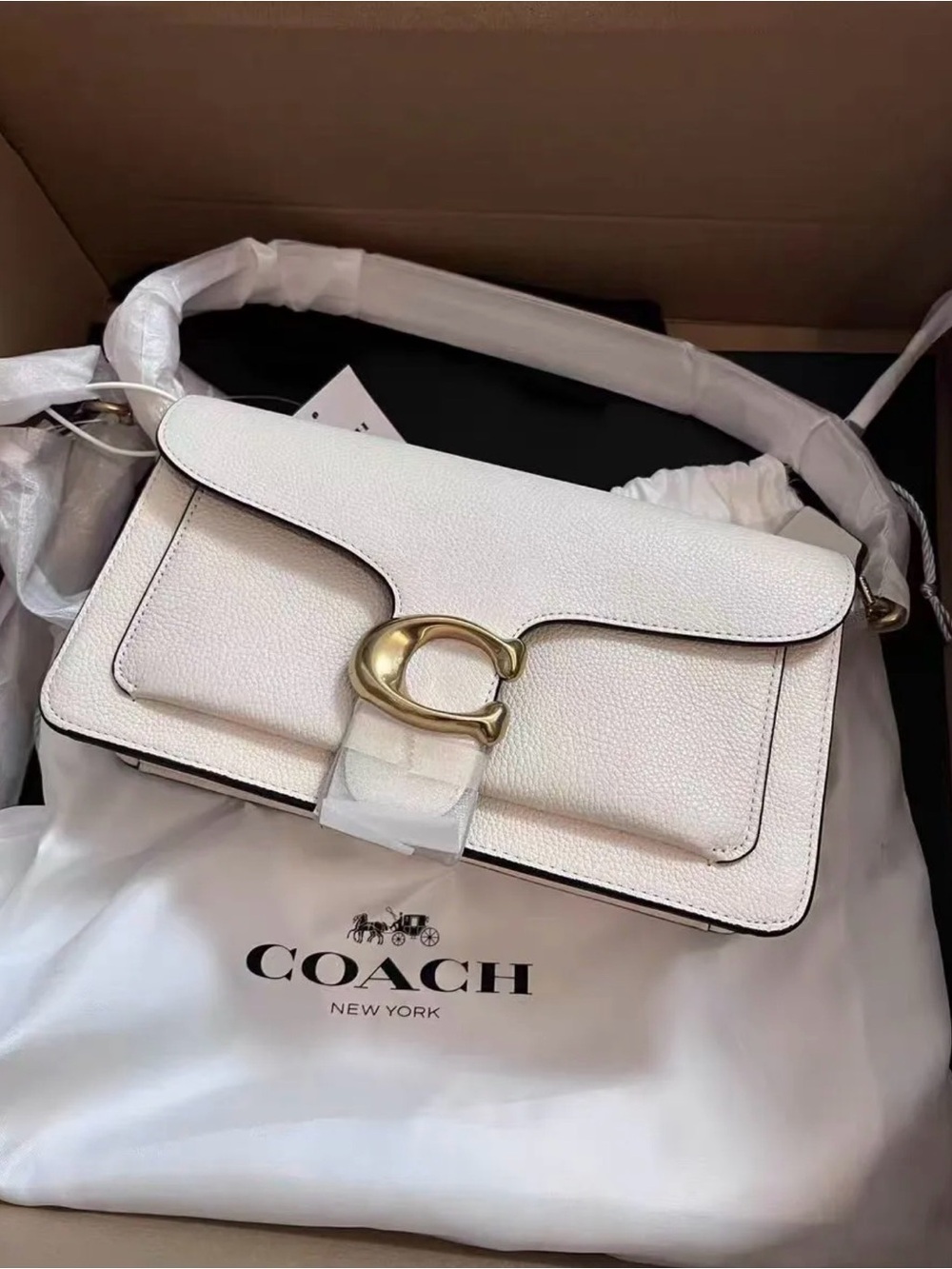 Coach White Leather Shoulder Bag with Gold 'C' Clasp